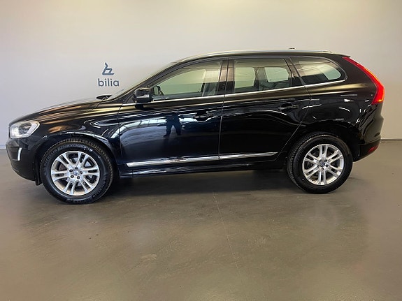 Volvo XC60 2 of 5