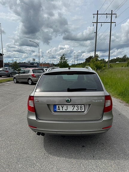 Skoda Superb 3 of 5