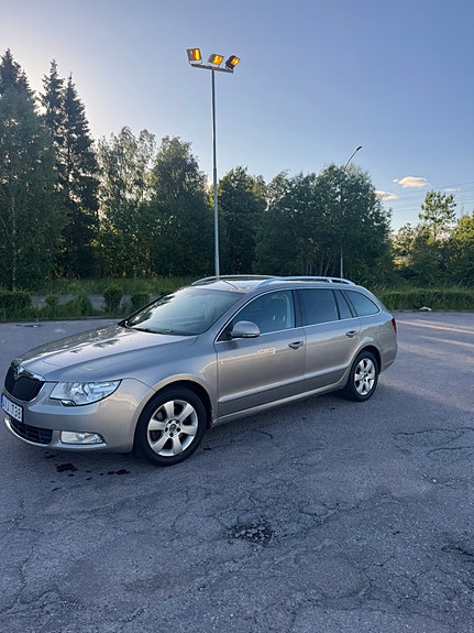Skoda Superb 4 of 5