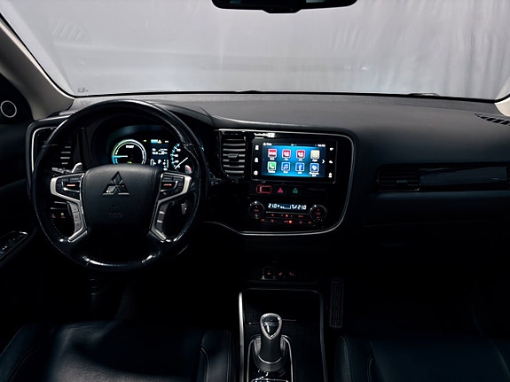 Mitsubishi Outlander 12 of 25