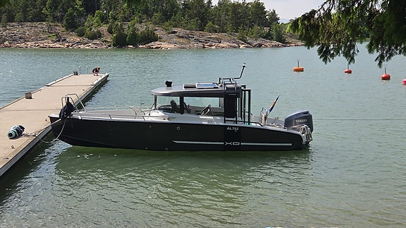 Xo 240 rs cabin 2 of 5