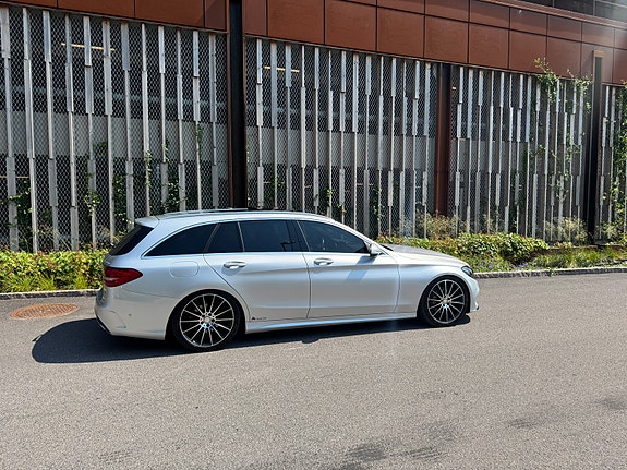 Mercedes-Benz C300 7 of 24