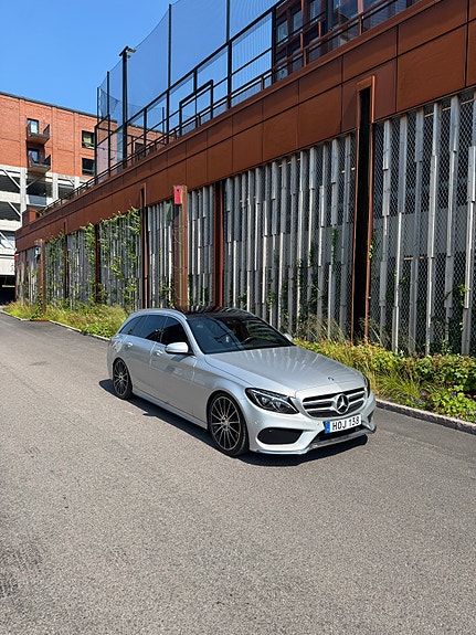 Mercedes-Benz C300 5 of 24