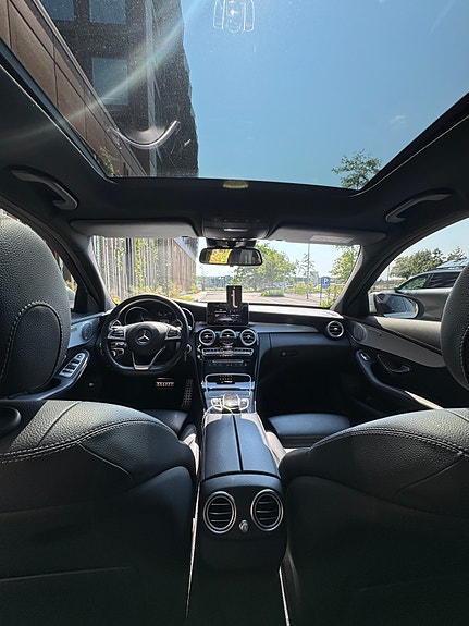 Mercedes-Benz C300 11 of 24