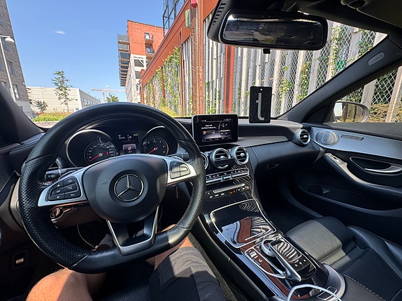 Mercedes-Benz C300 8 of 24