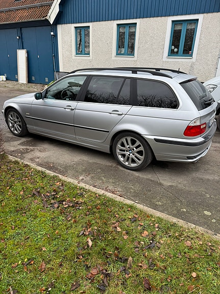 BMW 330i 2 of 2