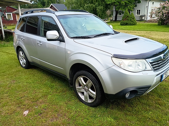 Subaru Forester 2 of 5
