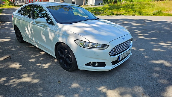 Ford Mondeo 2 of 5