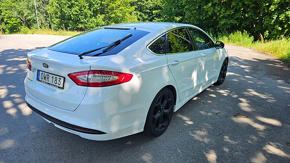 Ford Mondeo 3 of 5