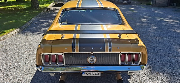 Ford Mustang 2 of 5