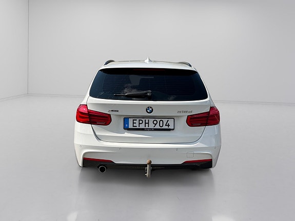 BMW 318d 7 of 17