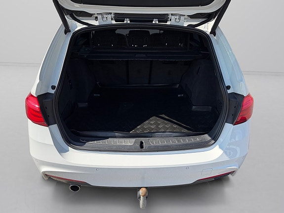 BMW 318d 8 of 17