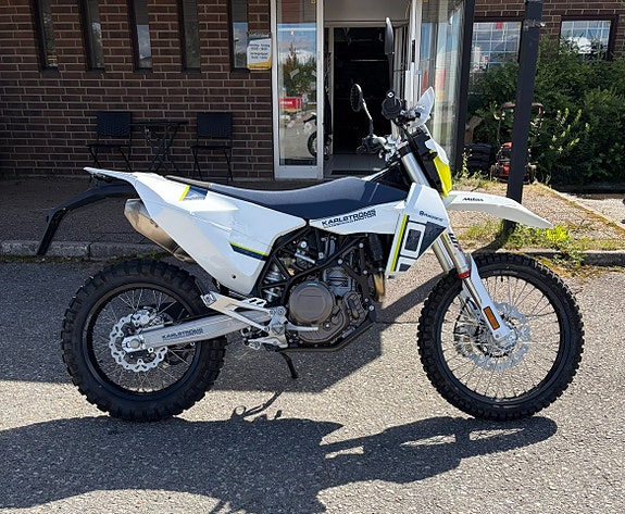 Husqvarna 701 Enduro Karlström DEMO 2 of 4
