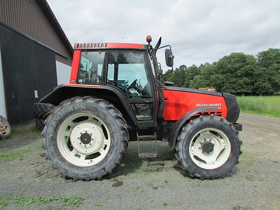 Valtra Valmet 6400 4 of 5