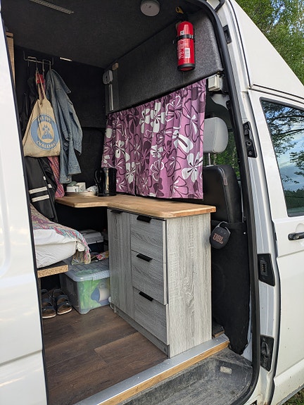 Volkswagen Transporter 2 of 4