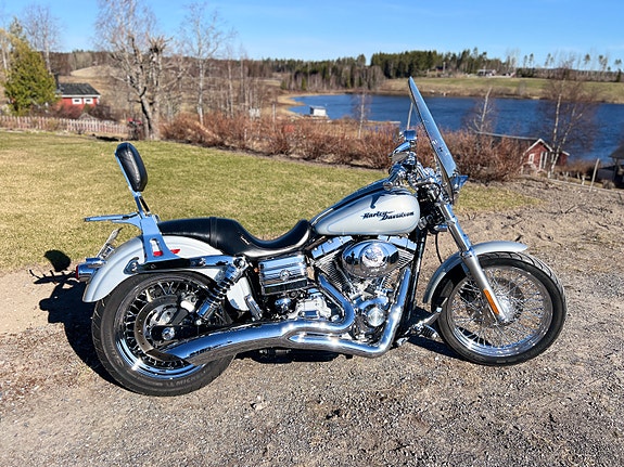 Harley-Davidson Super Glide Custom 2 of 6