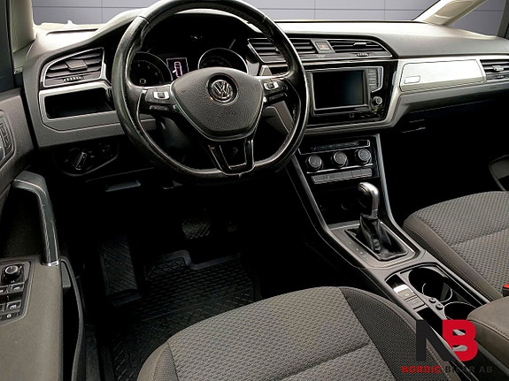 Volkswagen Touran 5 of 5