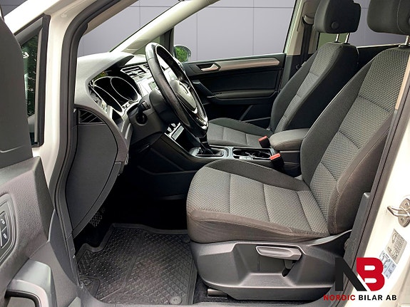 Volkswagen Touran 8 of 20