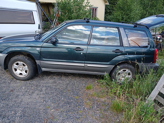 Subaru Forester 2 of 5