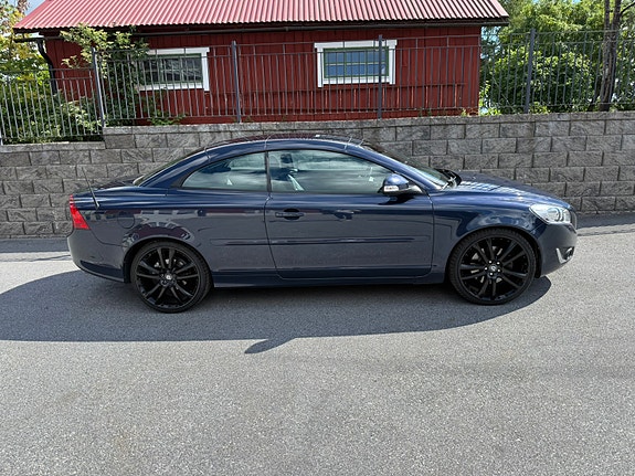 Volvo C70 3 of 5