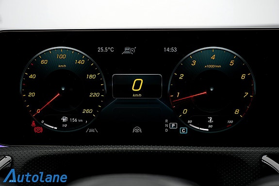 Mercedes-Benz CLA250 17 of 30