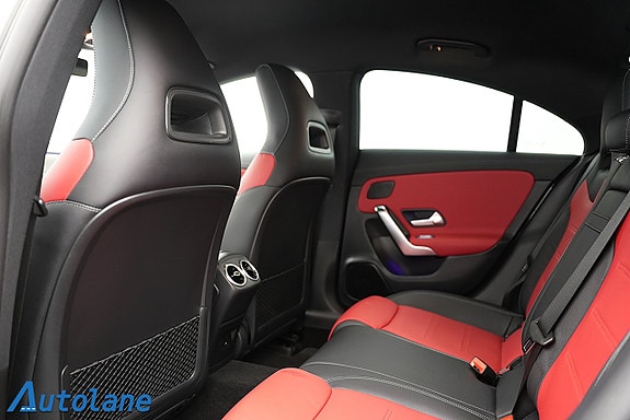 Mercedes-Benz CLA250 25 of 30