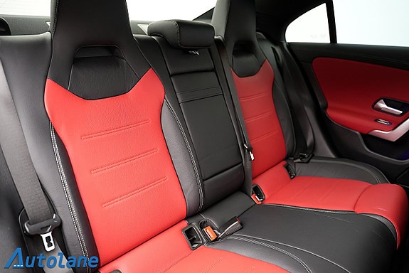 Mercedes-Benz CLA250 24 of 30