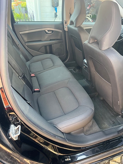 Volvo V70 3 of 5