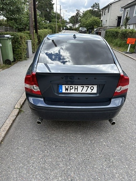 Volvo S40 2 of 7