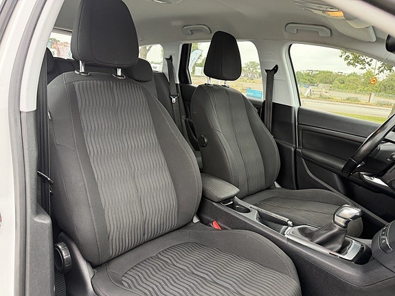 Peugeot 308 13 of 16