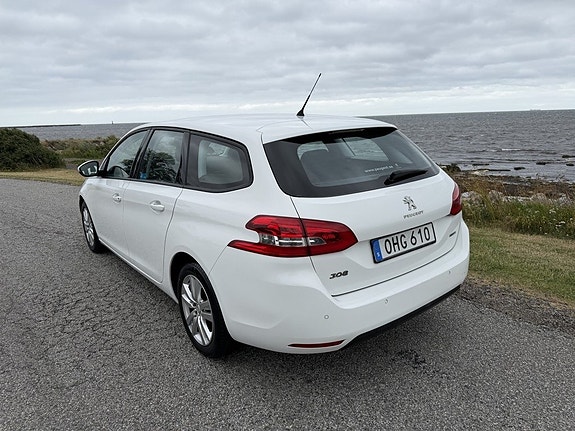 Peugeot 308 3 of 5