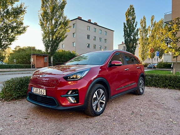 Kia e-Niro 2 of 14