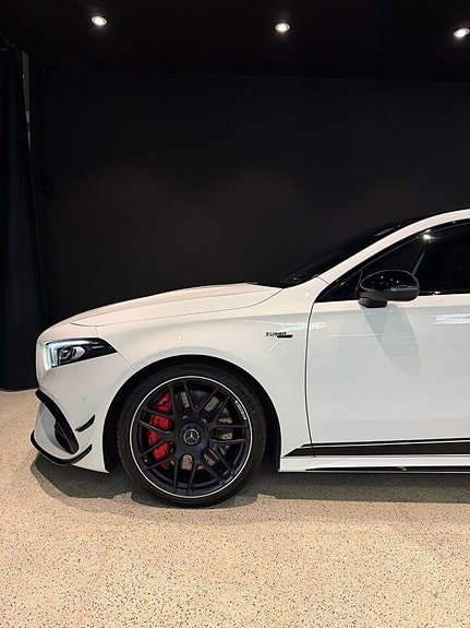 Mercedes-Benz AMG GT Coupe 5 of 5
