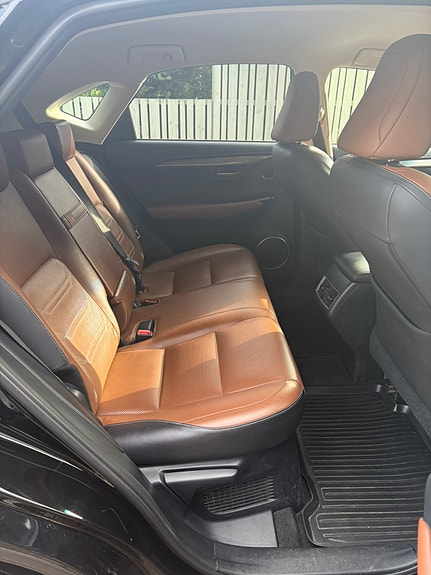 Lexus NX300h 4 of 4