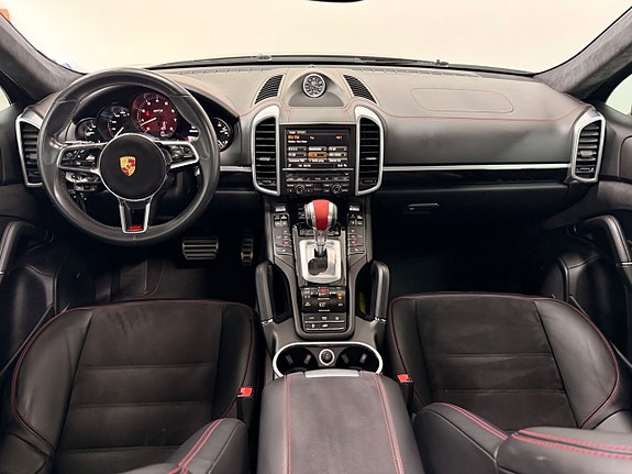 Porsche Cayenne GTS 16 of 29