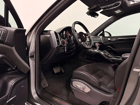 Porsche Cayenne GTS 9 of 29