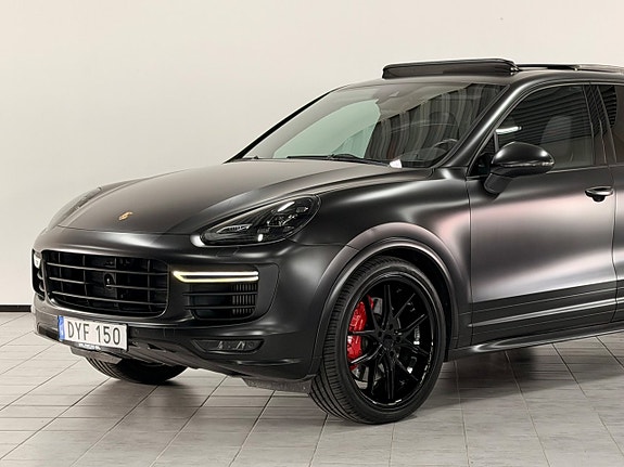 Porsche Cayenne GTS 4 of 5