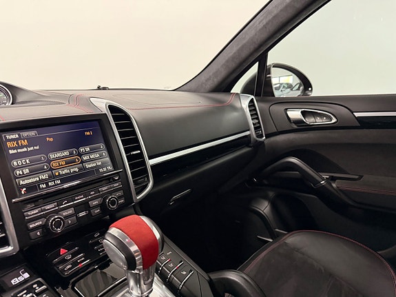 Porsche Cayenne GTS 26 of 29