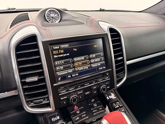 Porsche Cayenne GTS 21 of 29