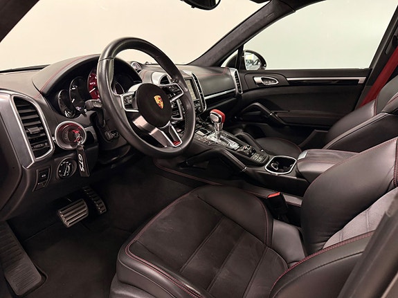 Porsche Cayenne GTS 10 of 29