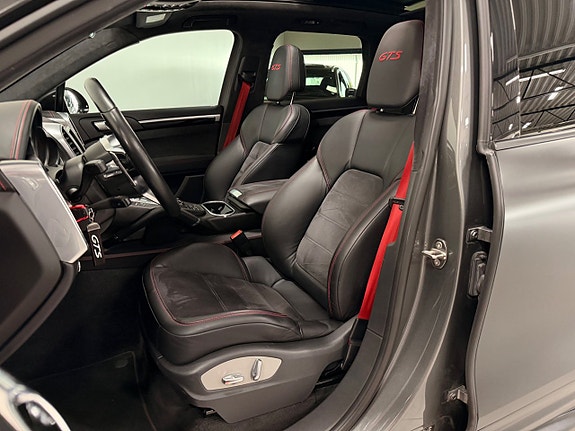Porsche Cayenne GTS 12 of 29