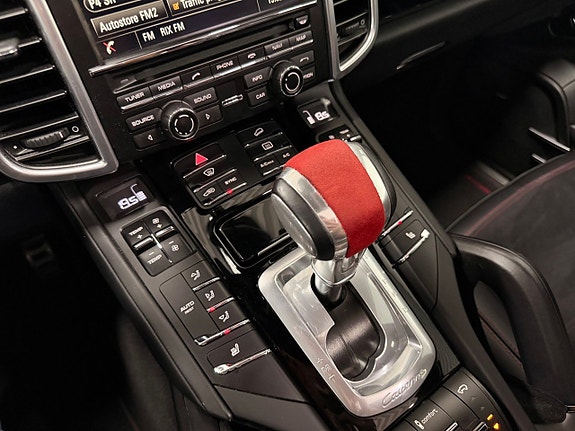 Porsche Cayenne GTS 24 of 29