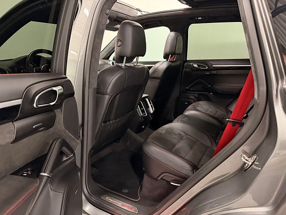 Porsche Cayenne GTS 15 of 29