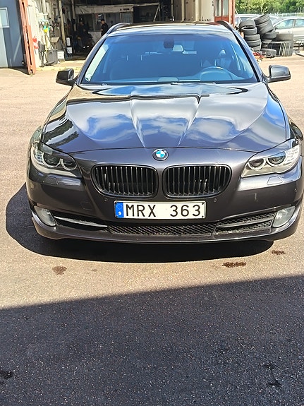BMW 520d 2 of 5