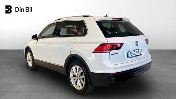 Volkswagen Tiguan 3 of 5