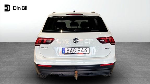 Volkswagen Tiguan 5 of 5