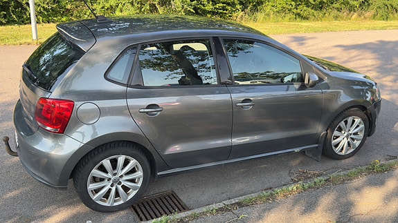 Volkswagen Polo 2 of 5