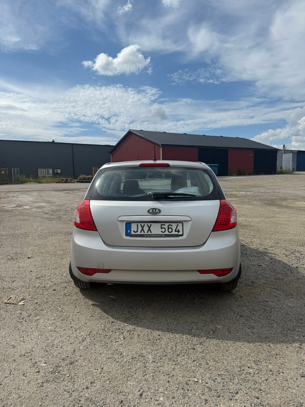 Kia Ceed 4 of 6