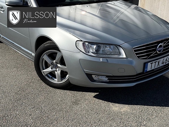 Volvo S80 3 of 5
