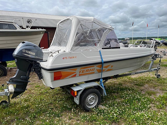 Terhi 475 Twin Yamaha 40hk 4-takt 80km Tiki Trailer 2 of 12